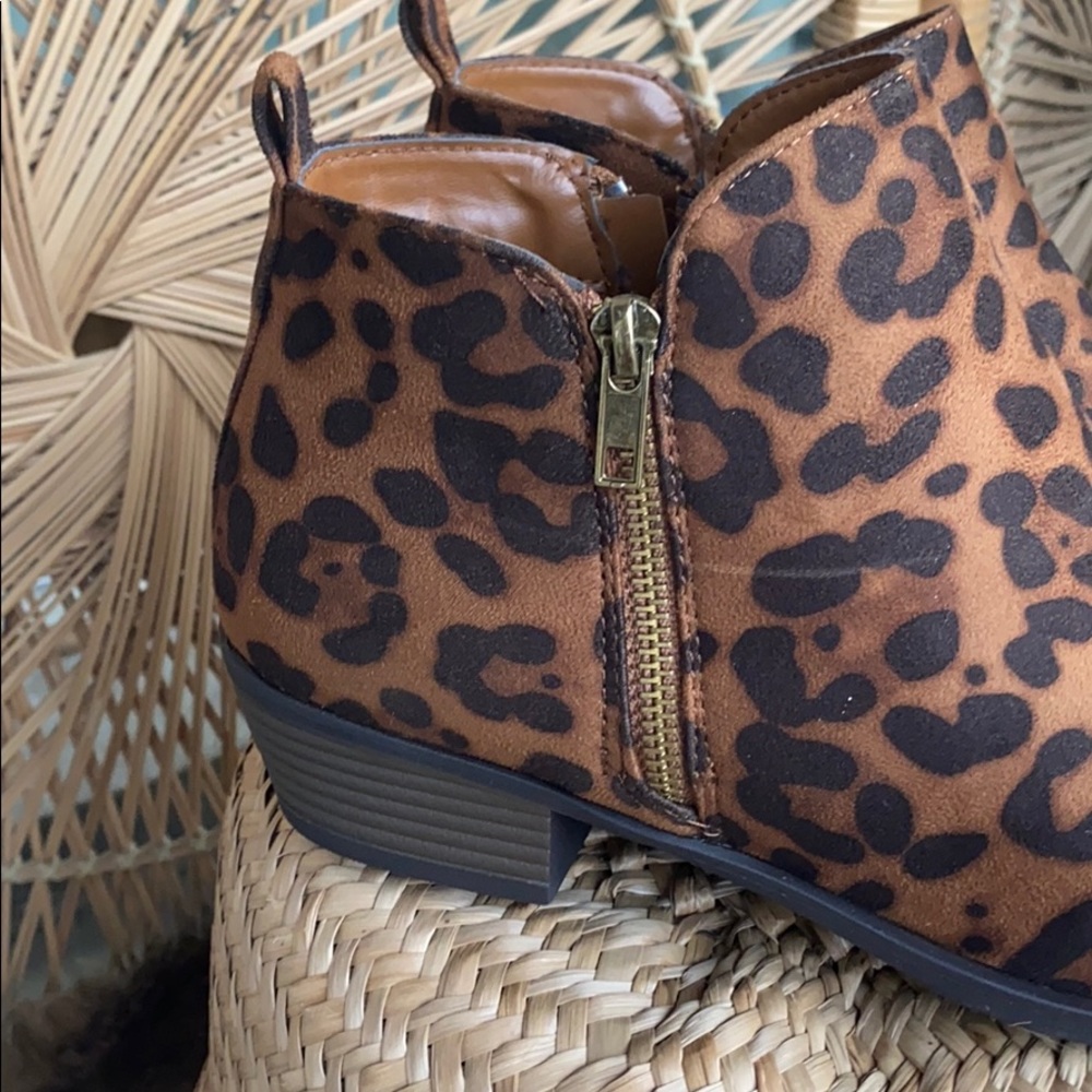 NEW Leopard Ankle Booties - Picture 3 of 9